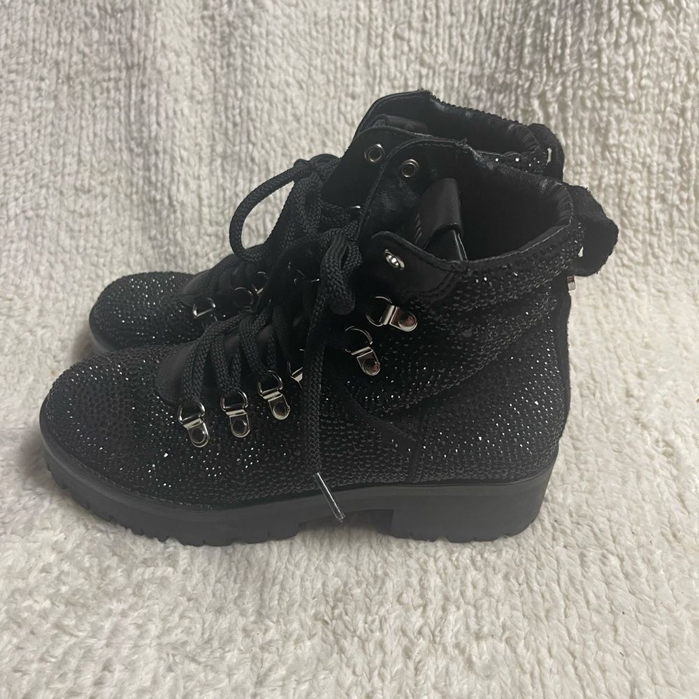 Steve Madden Bam leather& Rhinestones black lace up Boot SZ8.5M Lug soles